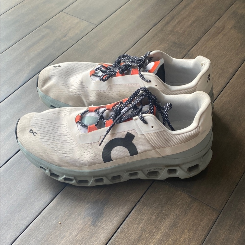 On Running White and Gray Sneakers with Modern Cushioning